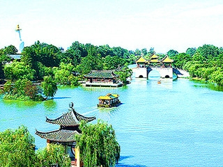 <b>夏天，阳光明媚，热情似火。在这个充满活力的季节里，如何向您的客户传递一</b>