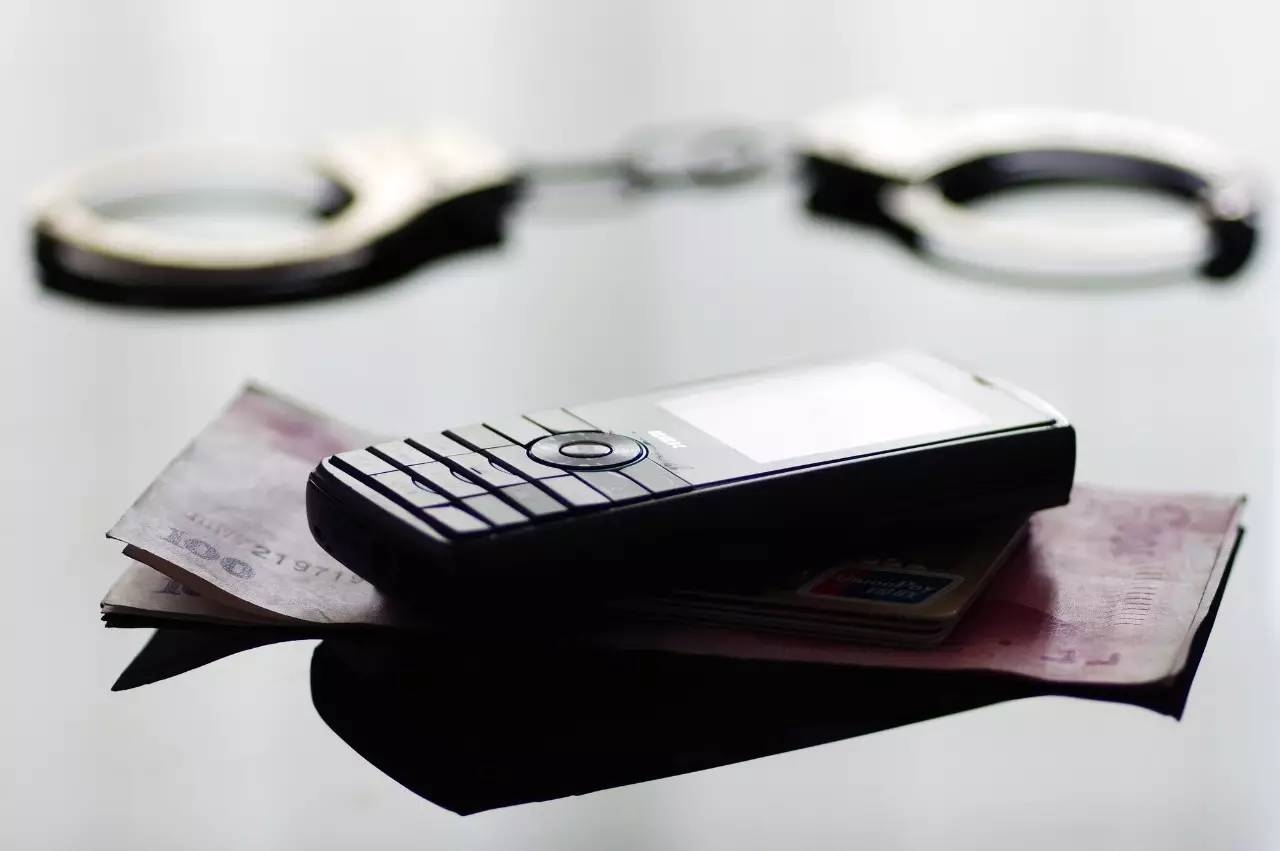 iPhone 4s 短信图片：回忆与创新的交汇